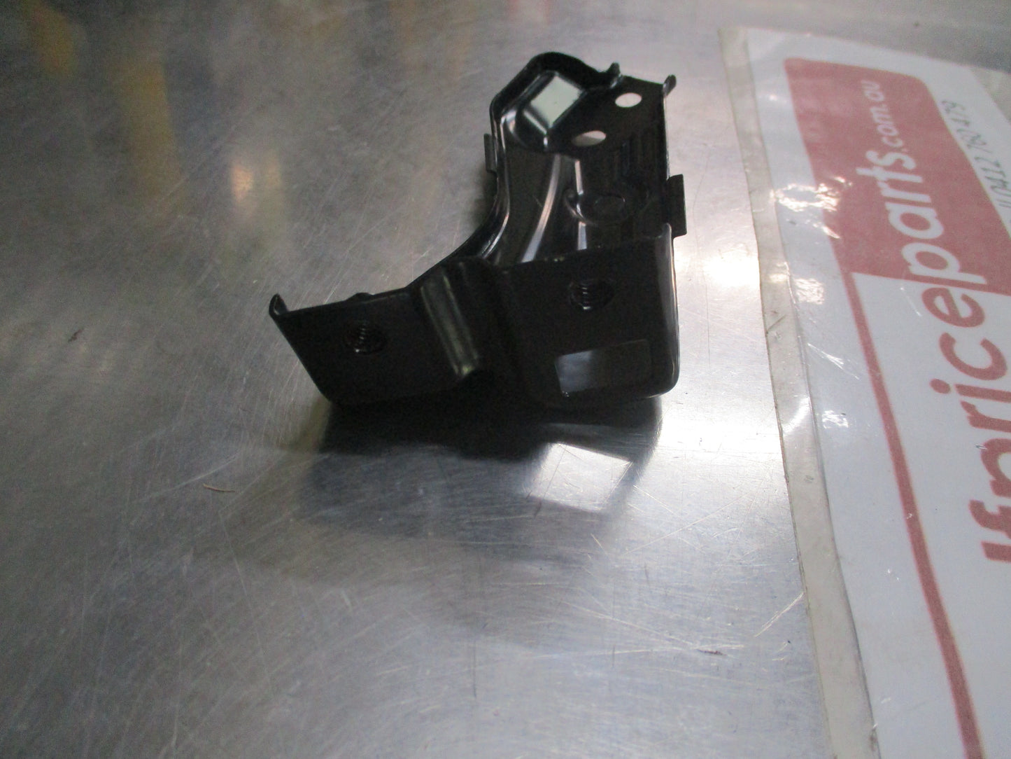 Honda CR-V Genuine Right Front Guard Stay New Part