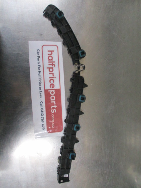 Mitsubishi Outlander Genuine Right Hand Rear Bumper Face Side Retainer Bracket New Part