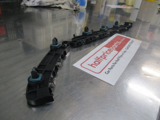 Mitsubishi Outlander Genuine Right Hand Rear Bumper Face Side Retainer Bracket New Part