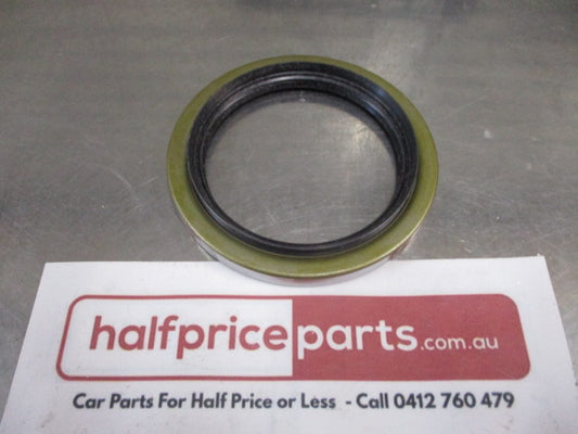 Mitsubishi Fuso Genuine Front Wheel Hub Oil Seal New Part