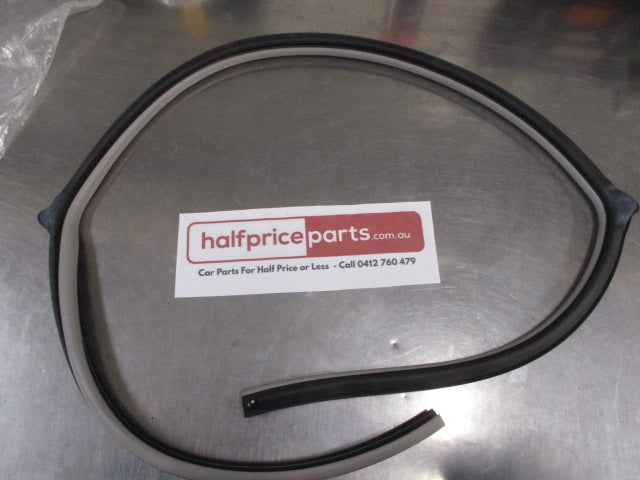 Mitsubishi Pajero Genuine Right Hand Rear Door Inner Weatherstrip New Part