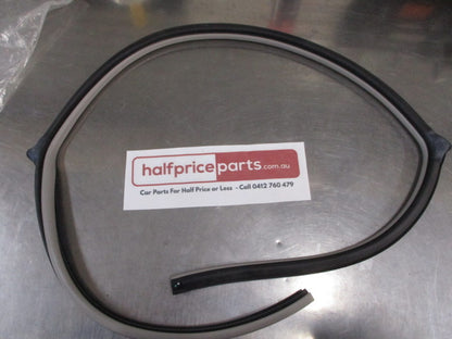 Mitsubishi Pajero Genuine Right Hand Rear Door Inner Weatherstrip New Part