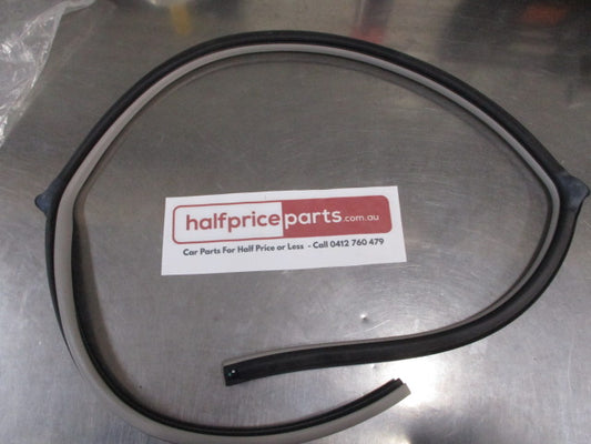 Mitsubishi Pajero Genuine Right Hand Rear Door Inner Weatherstrip New Part