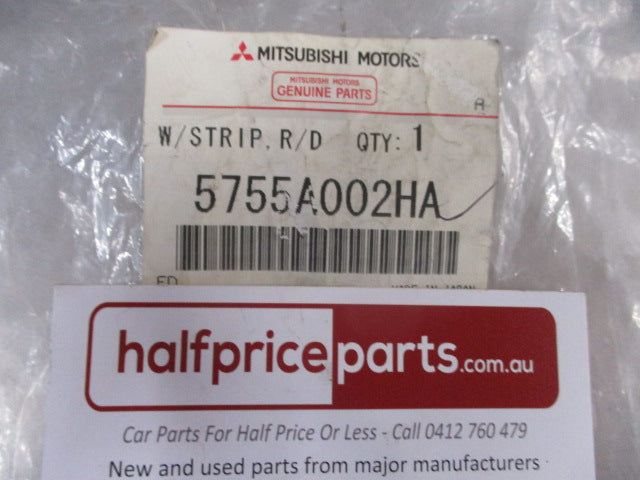 Mitsubishi Pajero Genuine Right Hand Rear Door Inner Weatherstrip New Part