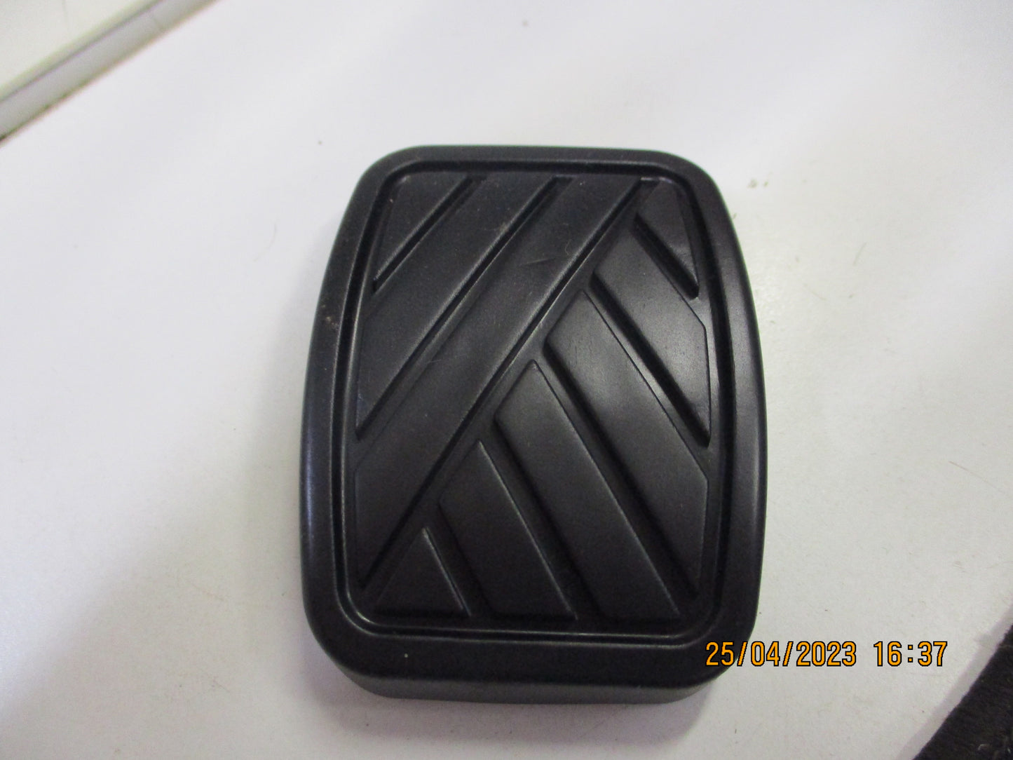 Suzuki Swift Genuine Clutch Or Brake Pedal Rubber New Part
