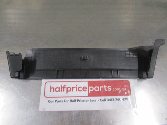 Mitsubishi Outlander/Outlander Sport Genuine Left Hand Front Seat Right Track End Cover New Part