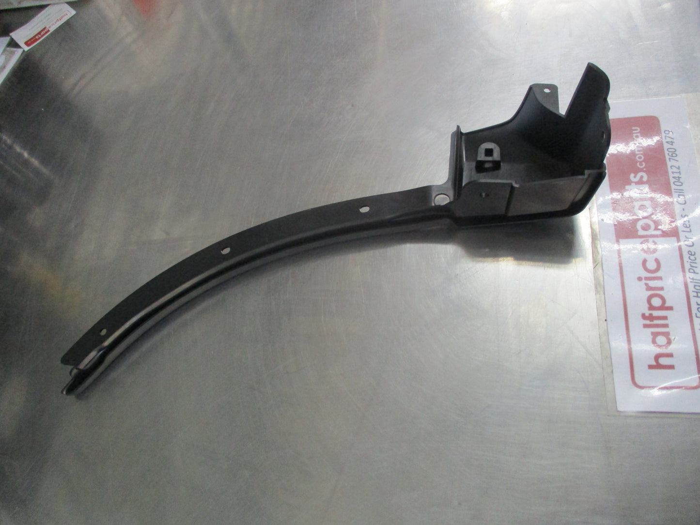 Suzuki APV/Carry/Super Carry Genuine Front Right Mud Guard (Primer) New Part