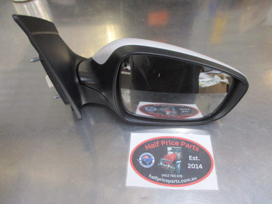 Hyundai i30 GD Genuine Right Hand Outer Mirror Assembly LED Indicator New Part