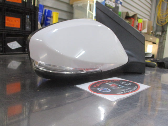 Hyundai i30 GD Genuine Right Hand Outer Mirror Assembly LED Indicator New Part