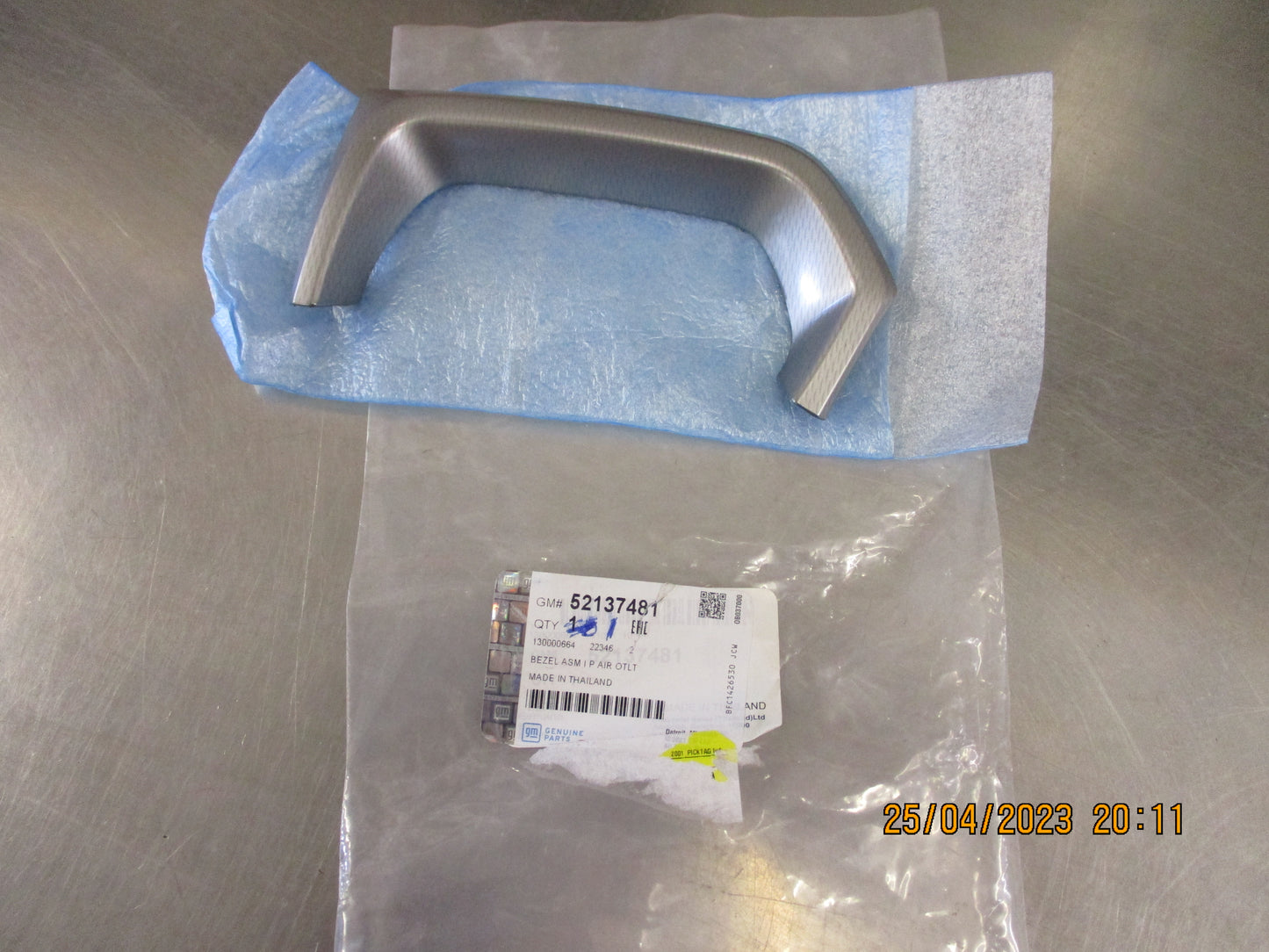 Holden RG Colorado Genuine Right Hand Bezel New Part