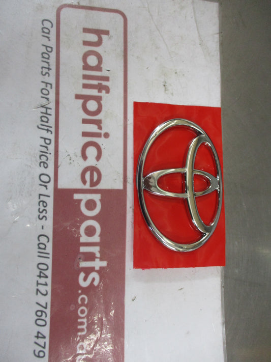 Toyota Camry ACV36 Genuine Rear Boot Chrome Emblem New Part