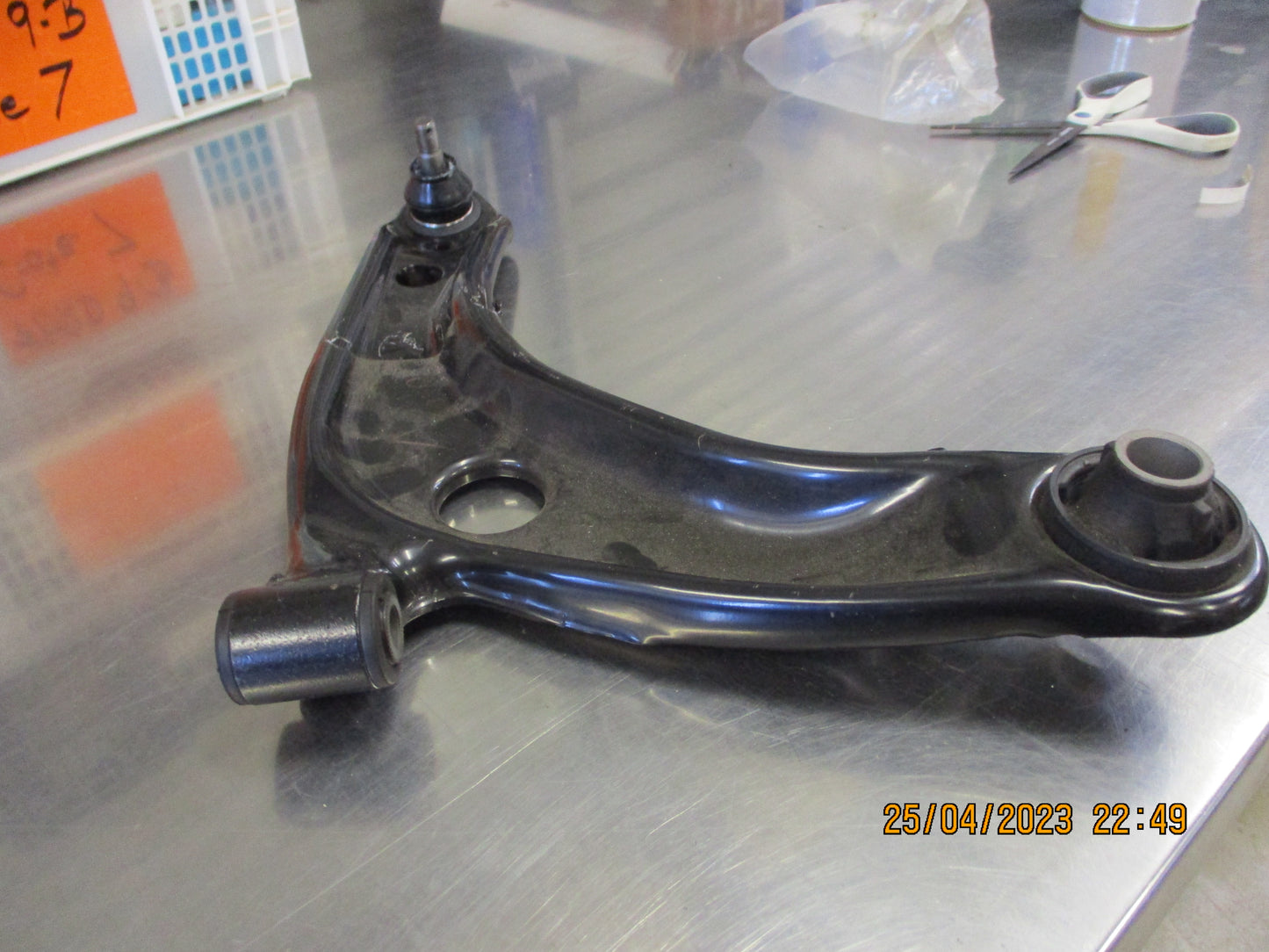 Toyota Yaris/Prius/Corolla Genuine Lower Right Hand No1 Arm Sub Assembly New Part