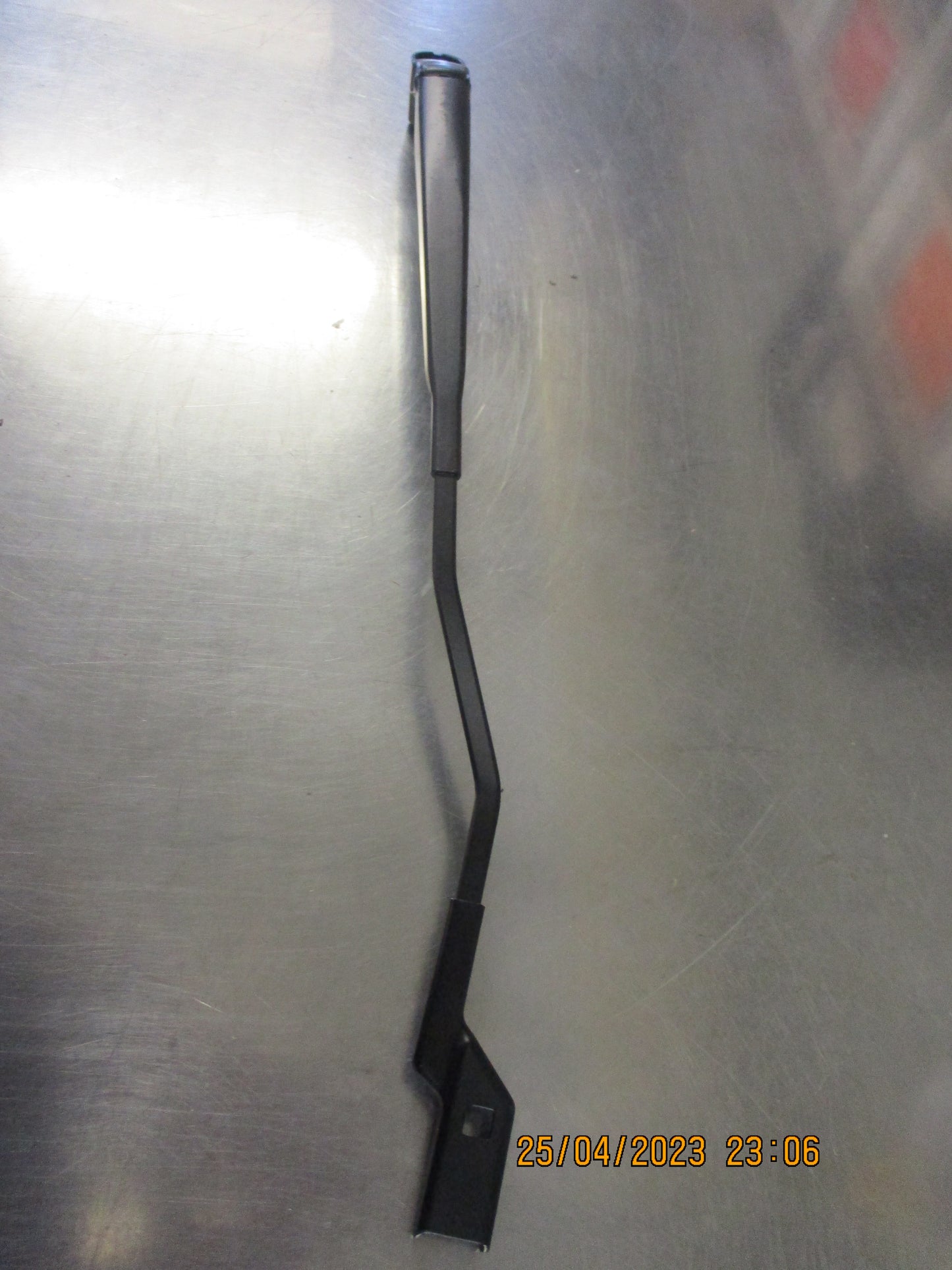 Holden RG Colorado/Trailblazer Genuine Drivers Side Front Wiper Arm New Part