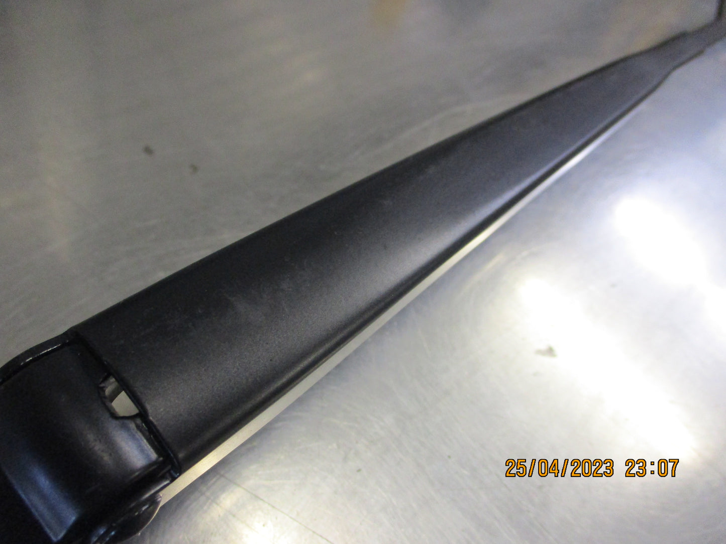 Holden RG Colorado/Trailblazer Genuine Drivers Side Front Wiper Arm New Part
