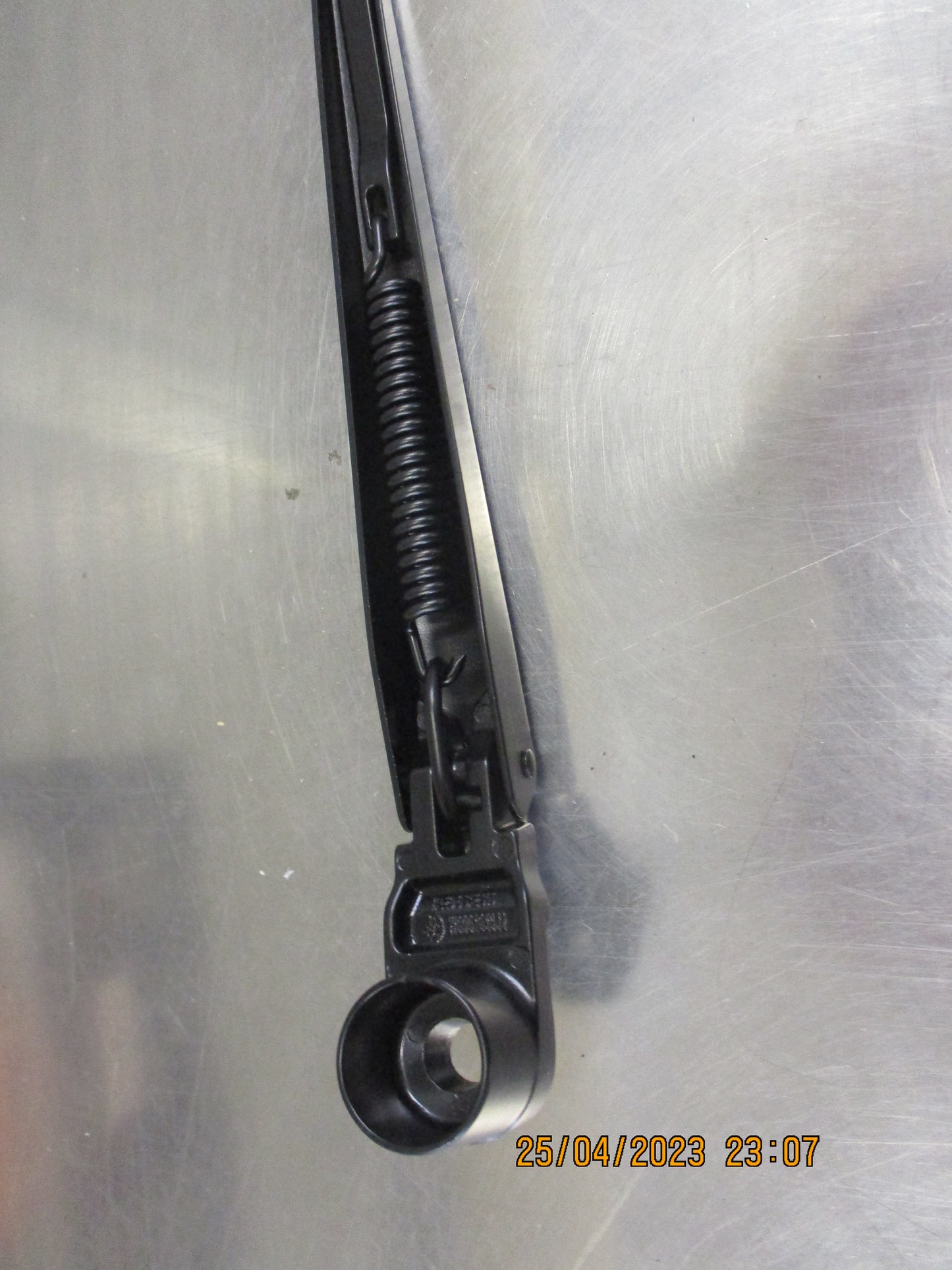 Holden RG Colorado/Trailblazer Genuine Drivers Side Front Wiper Arm New Part
