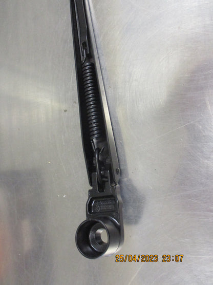 Holden RG Colorado/Trailblazer Genuine Drivers Side Front Wiper Arm New Part