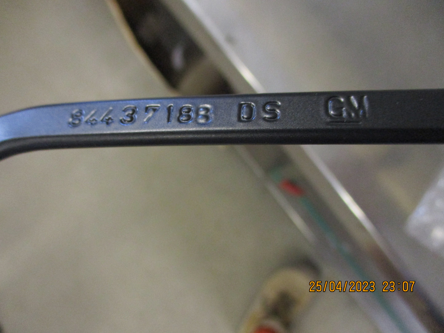 Holden RG Colorado/Trailblazer Genuine Drivers Side Front Wiper Arm New Part
