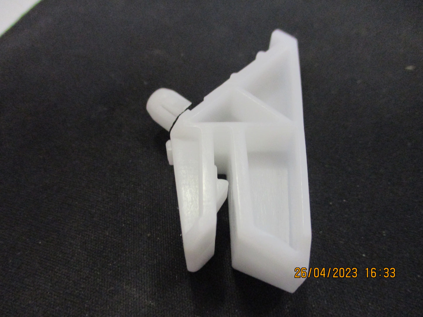 Nissan GU4 Patrol Genuine Flare Clip Lower Door New Part