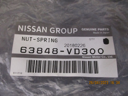 Nissan GU4 Patrol Genuine Flare Clip Lower Door New Part