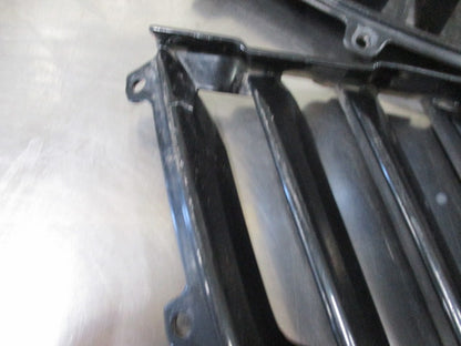 Mitsubishi Magna/Verada Genuine Front Bumper Radiator Grille Pair (Black) Used Part