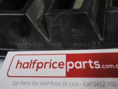 Mitsubishi Magna/Verada Genuine Front Bumper Radiator Grille Pair (Black) Used Part