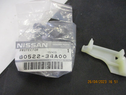 Nissan Pulsar Genuine Right Hand Front Door Rod Cylinder Protector New Part