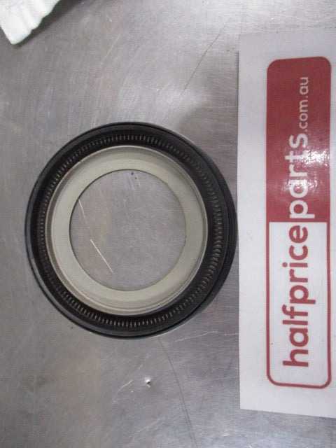 Mitsubishi Canter Genuine Rear Hub Oil Seal New Part