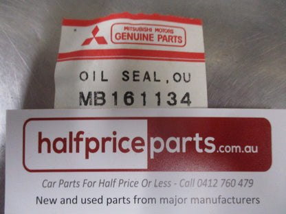 Mitsubishi Canter Genuine Rear Hub Oil Seal New Part