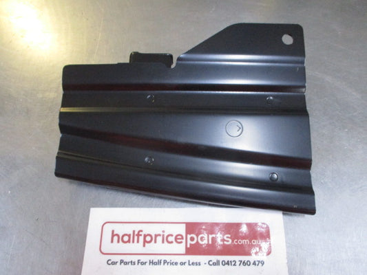 Mitsubishi Pajero Genuine Left Hand Rear Bumper Outer Bracket Reinforcement New Part