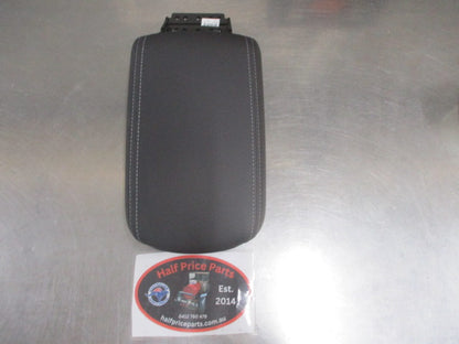 Hyundai I30 Genuine Leather Centre Console Armrest Assembly New Part