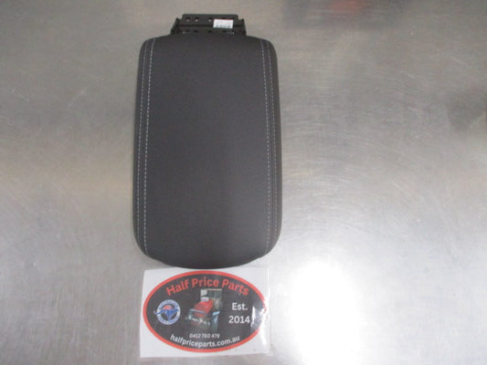 Hyundai I30 Genuine Leather Centre Console Armrest Assembly New Part