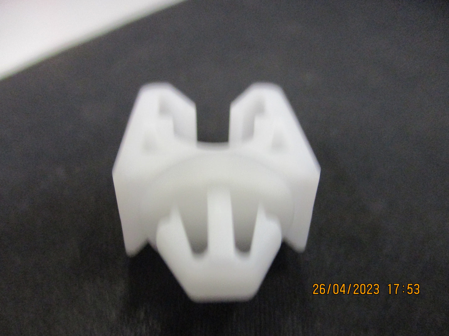 Nissan Altima-Juke-Maxima-Murano-Pathfinder-Quest Genuine Insulator Clamp Clip New Part