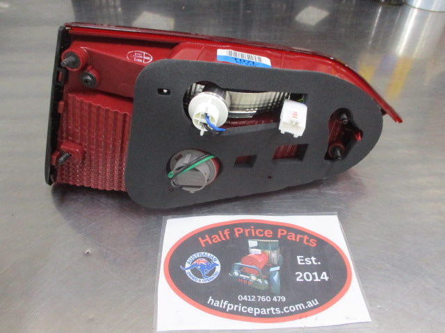 Hyundai Santa Fe Genuine Left Hand Inner Tail Light Assembly New Part