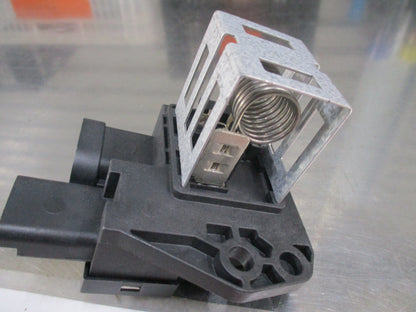 Peugeot -Citroen Genuine Radiator Fan Motor Relay New Part