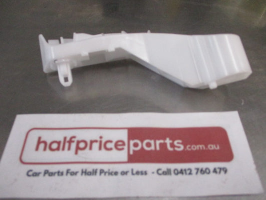 Mitsubishi Pajero Genuine Right Hand Front Bumper Support New Part