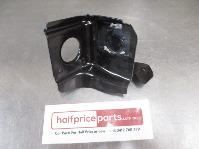 Mitsubishi Outlander Genuine Left Hand Lower Tie Bar Bracket New Part