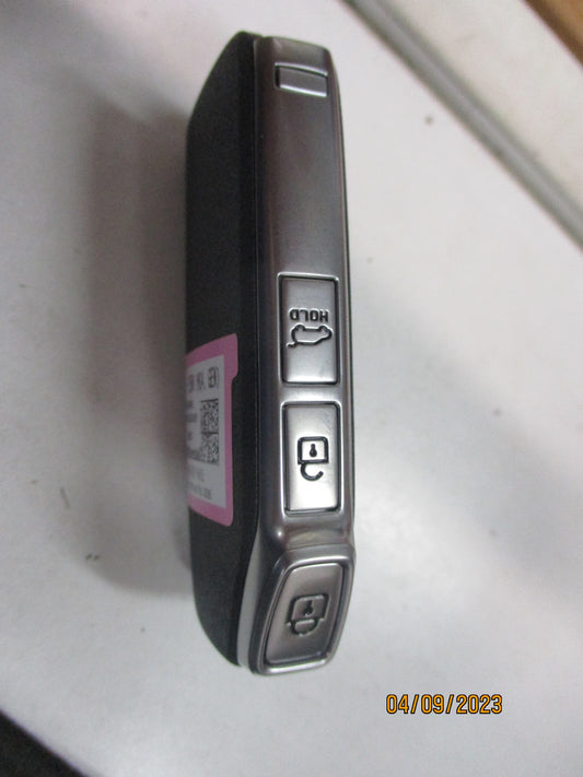 Kia Sorento Genuine Smart Key Remote 6 Button + Parking New Part