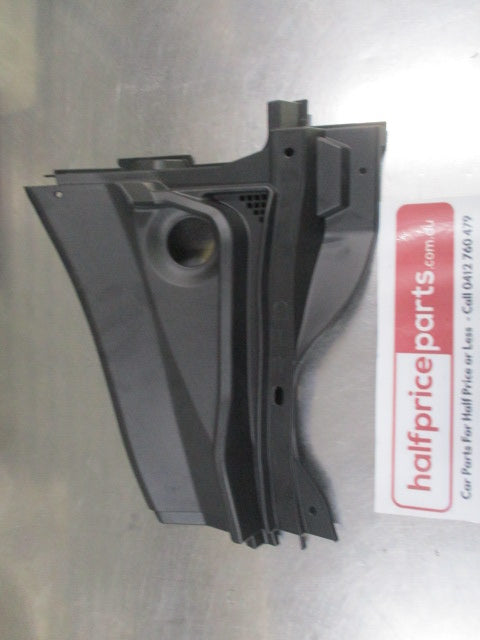 Mitsubishi Grandis Genuine Front Windshield Left Hand Deck Garnish New Part