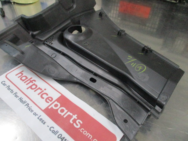 Mitsubishi Grandis Genuine Front Windshield Left Hand Deck Garnish New Part