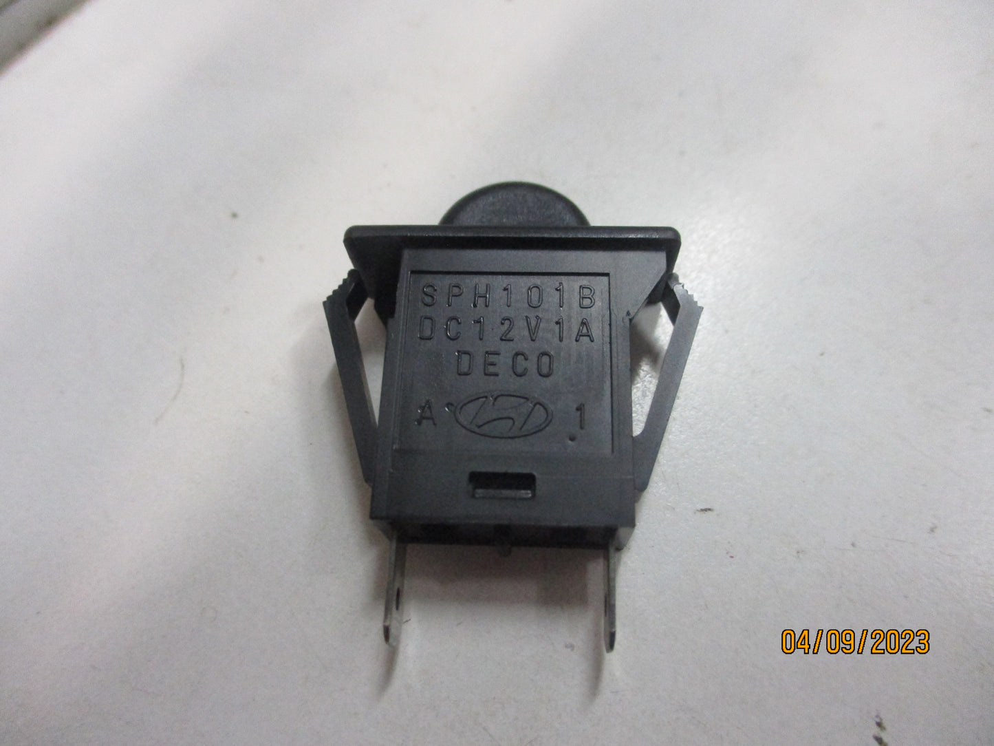 Kia Optima-Cerato-Sportage Genuine Glove Box Light Control Switch New Part