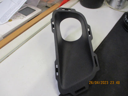 Holden RG Colorado Genuine Left Hand Front Fog Light Inner Plastic New Part