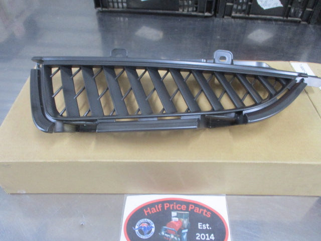 Mitsubishi Grandis Left Hand Front Radiator Grille (BLACK) New Part