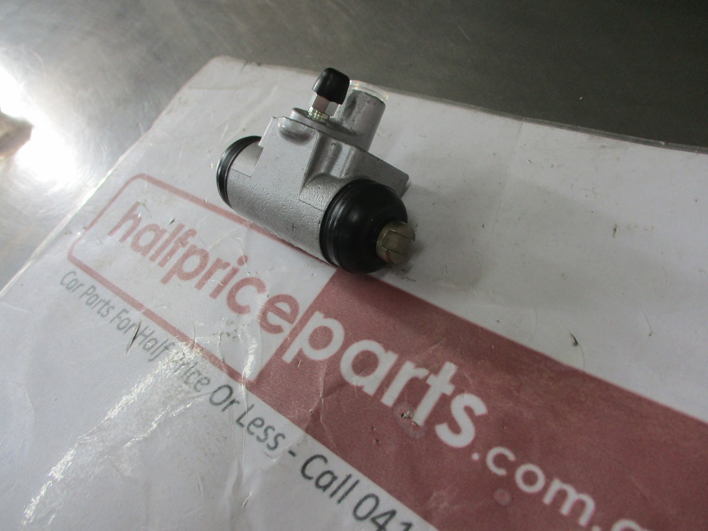 Honda CR-V Genuine Passenger Rear Brake Cylinder New Part