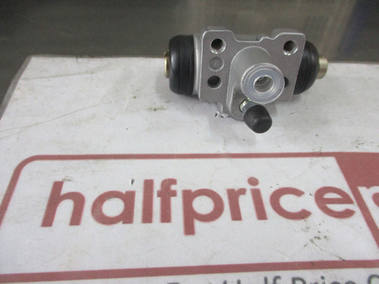Honda CR-V Genuine Passenger Rear Brake Cylinder New Part