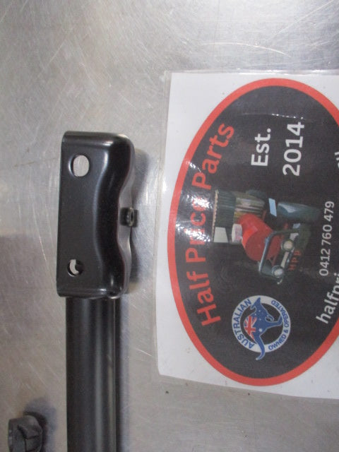 Mitsubishi Pajero Sport Genuine Pair of Tailgate Struts New Part