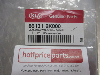 Kia Soul Genuine Upper Windscreen Glass Molding New Part