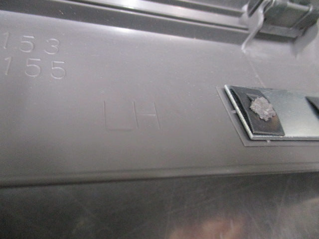 Mitsubishi Pajero Genuine Rear Left Hand Scuff Plate Trim New Part