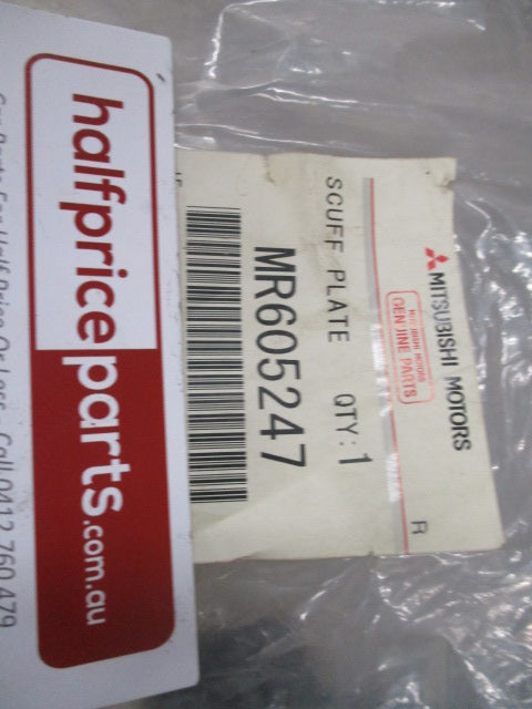 Mitsubishi Pajero Genuine Rear Left Hand Scuff Plate Trim New Part