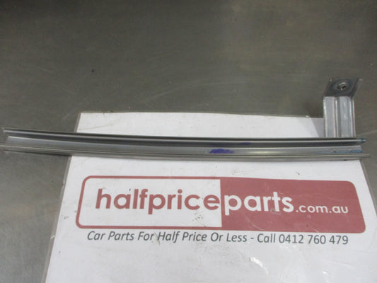 Honda CR-V Genuine Right Hand Front Lower Center Door Sash New Part