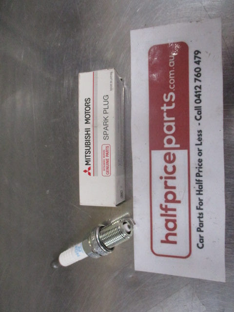 Mitsubishi Pajero/Magna Genuine Spark Plug New Part